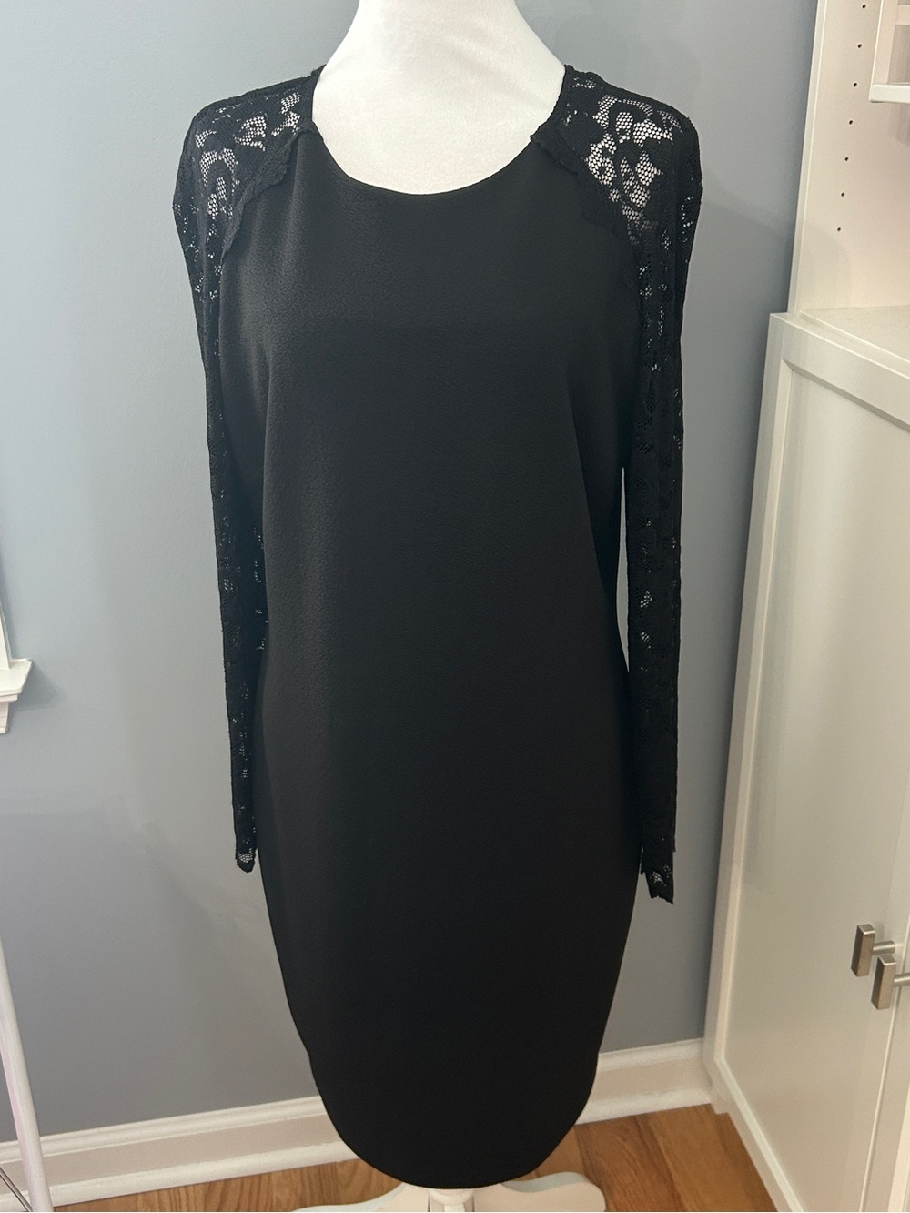 Belle Badgley Mischka Black Dress Size 14 Lace Sleeve Long Sleeve LBD Cocktail